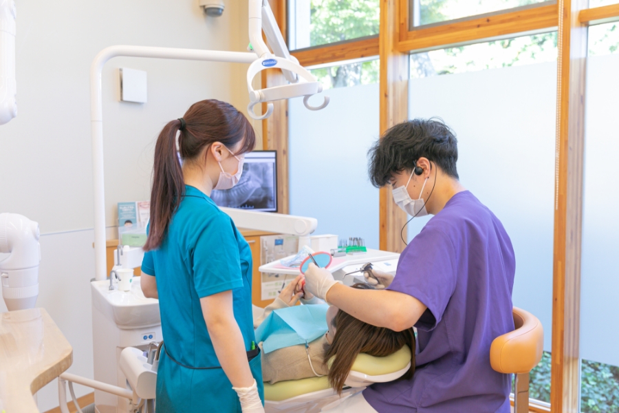 1年目：指導医補助のもと一口腔単位の治療を最初から最後まで行う